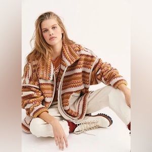 Free People Golden Hour Fleece Dolman Jacket only wore twice. It’s too big